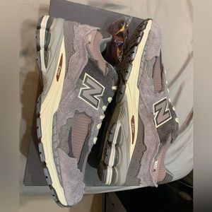 Women’s new balance rare sneaker!!